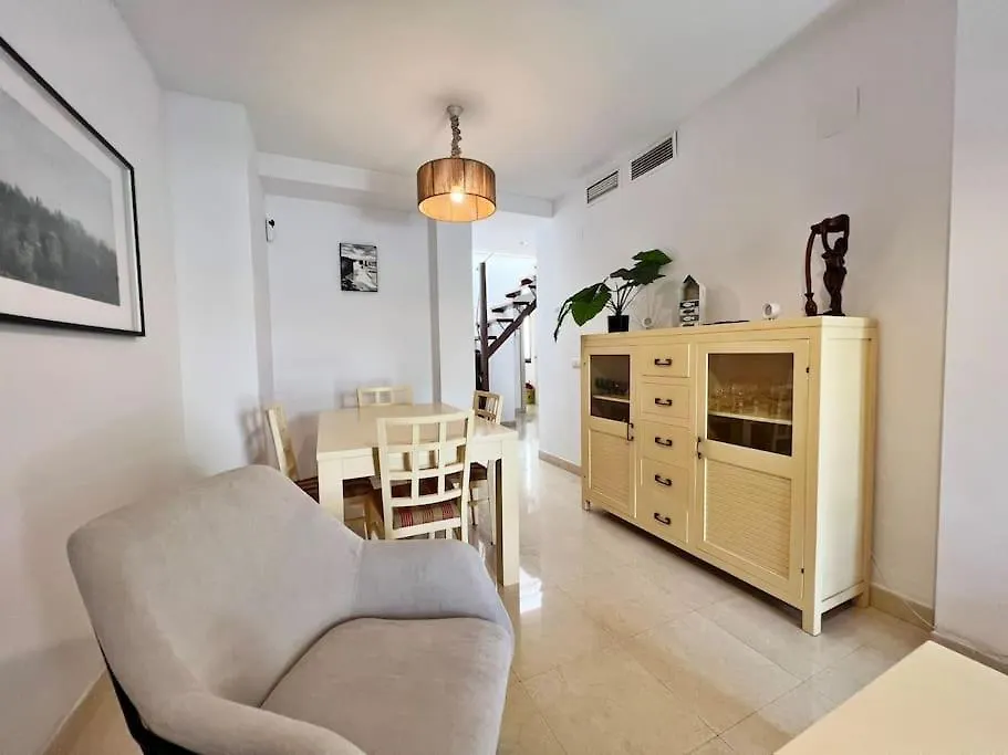 Nuevo Y Exclusivo Atico De Playa Lägenhet Fuengirola